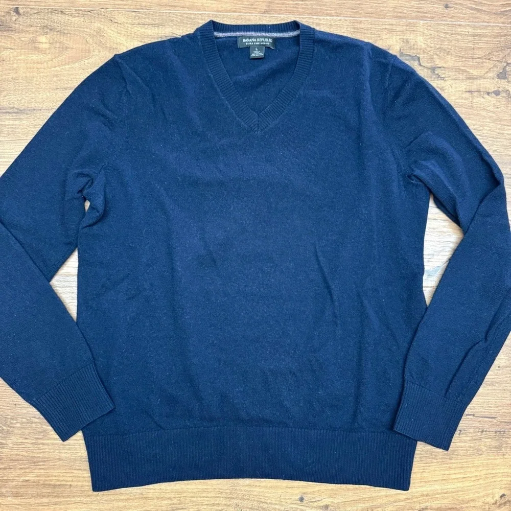 Banana Republic Mens Large Extra Fine Merino Wool V-Neck Sweater Preppy Academia